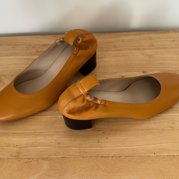 Everlane Mustard Yellow Day Pumps(Made in Italy) - Picture 3 of 7